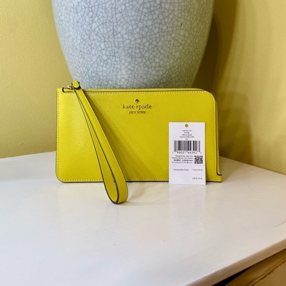 kate spade Handbags - Kate Spade Lime Slice Medium Wristlet (NWT)